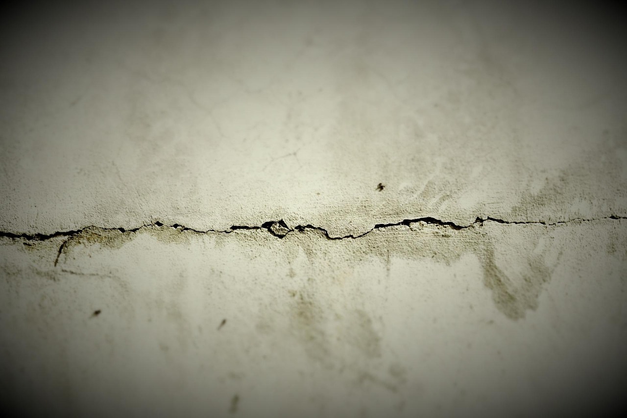 Cement Render Crack Repair Tips