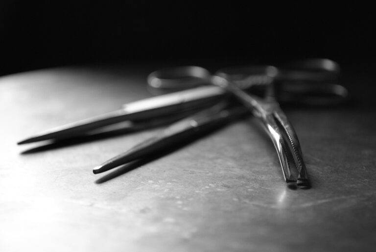 What is Lap Band Surgery and How it Helps You