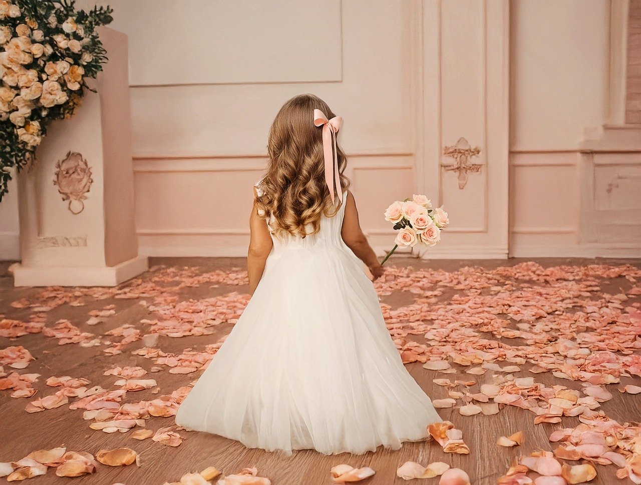flower-girl-9574211_1280
