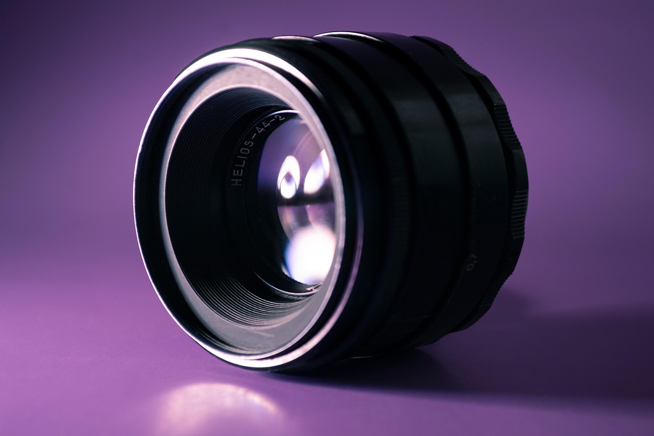 lens-7105005_1280 (1)